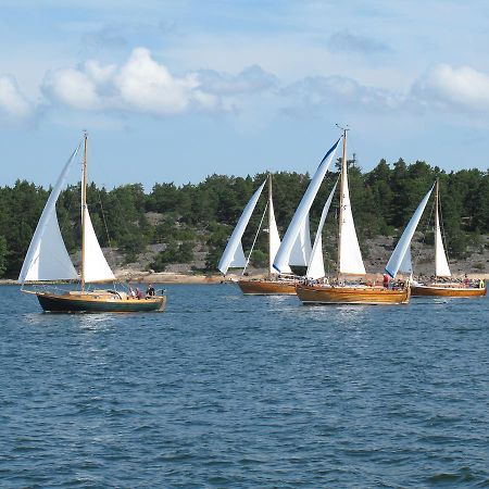 Vuosnaisten Meriasema Kustavi Buitenkant foto