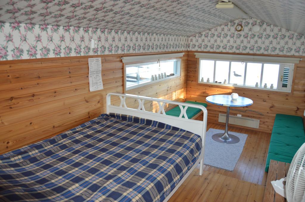 Vuosnaisten Meriasema Kustavi Kamer foto